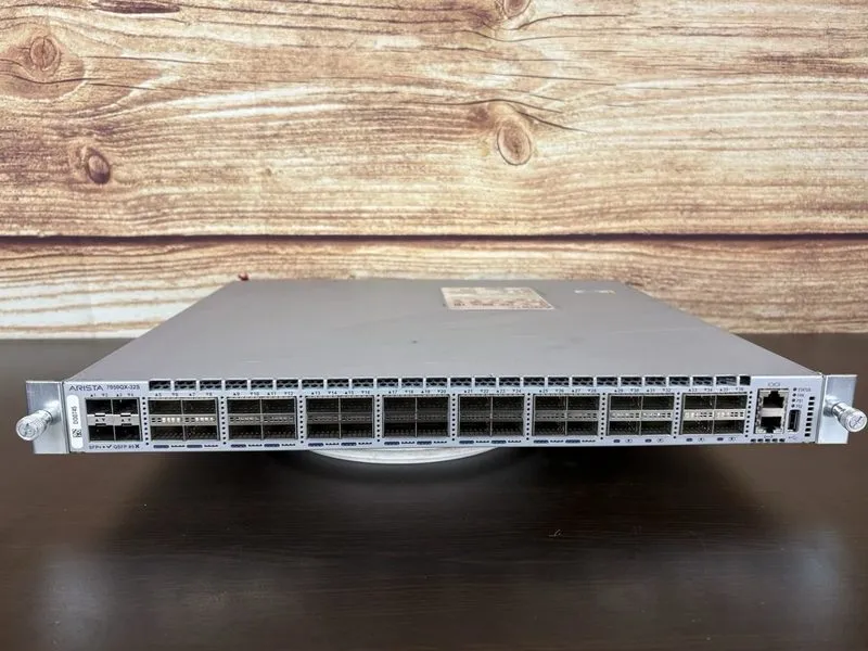 Коммутатор Arista DCS-7050QX-32S-F 32-Port 40GbE QSFP+ Switch F-B Managed