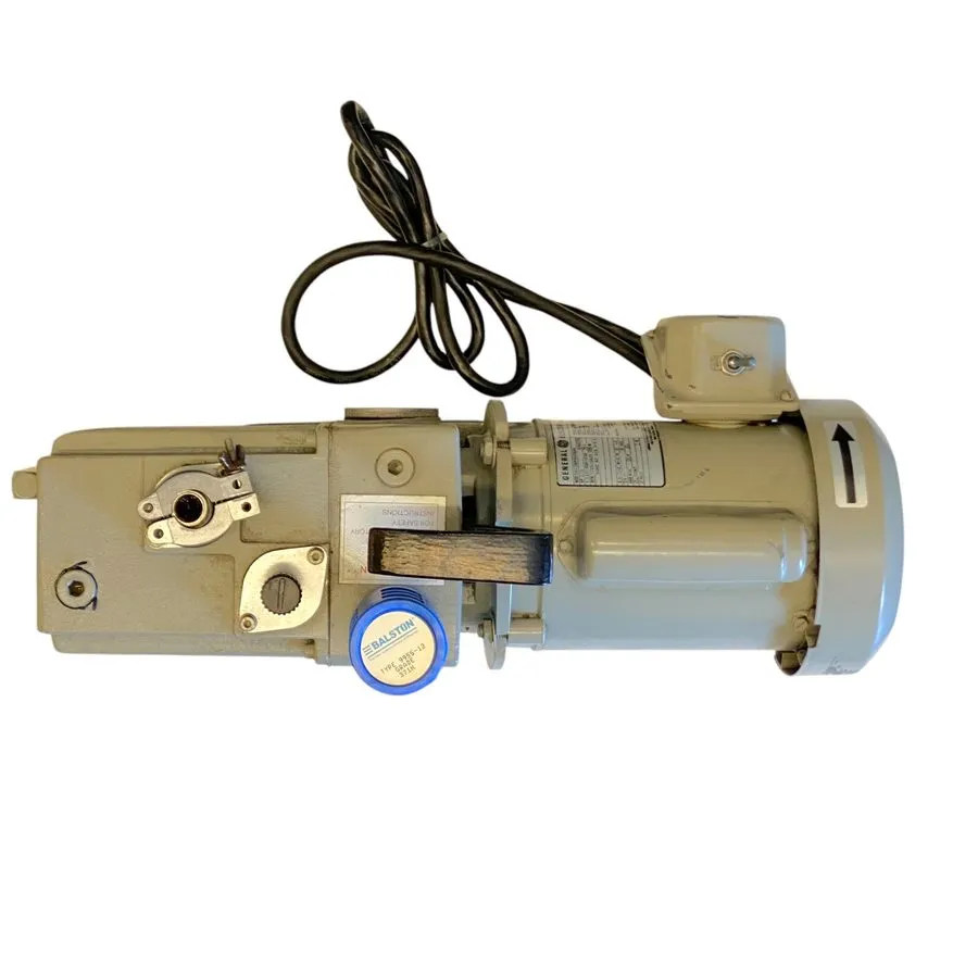 Насос Leybold Heraeus Trivac D4A Dual Stage Vacuum Pump w GE 5KC36PN435AX Motor 