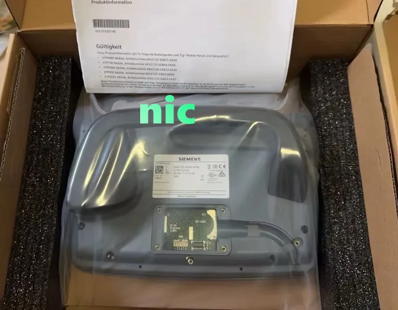 Панель оператора Touch Screen Panel Glass FIT SIMATIC HMI KTP700 6AV2125-2GB03-0