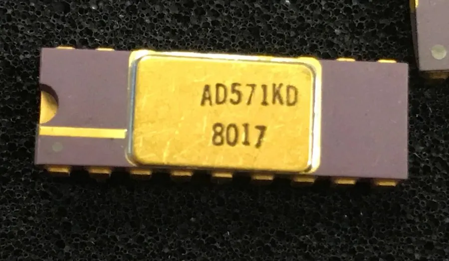 Микросхема Analog Devices AD571KD 10-Bit Analog/Digital A/D Converter IC