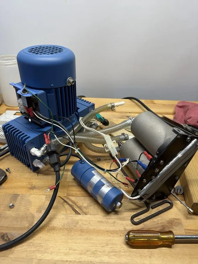 Насос ATB ABF63/4C-7RQ ROTARY MEMBRANE VACUUM PUMP, VACUUBRAND MZ 2S