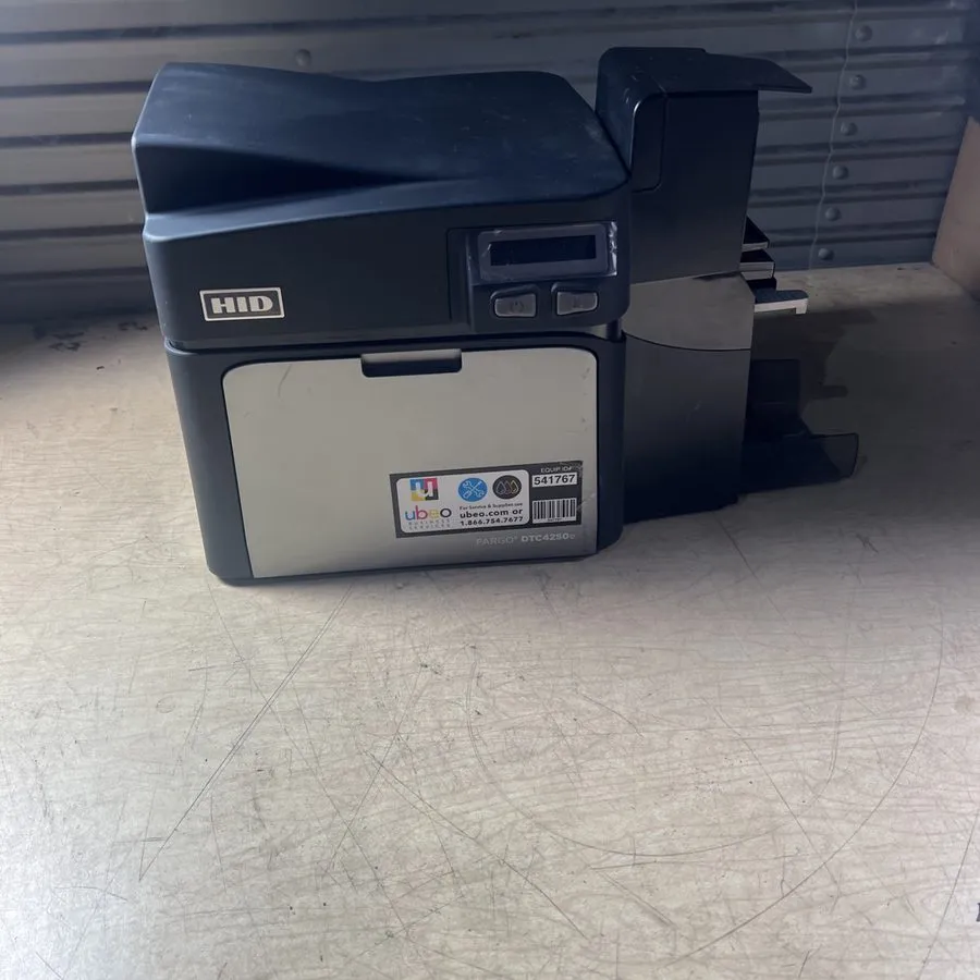 Принтер этикеток HID Fargo DTC4250e ID Card Printer & Encoder Fair Condition