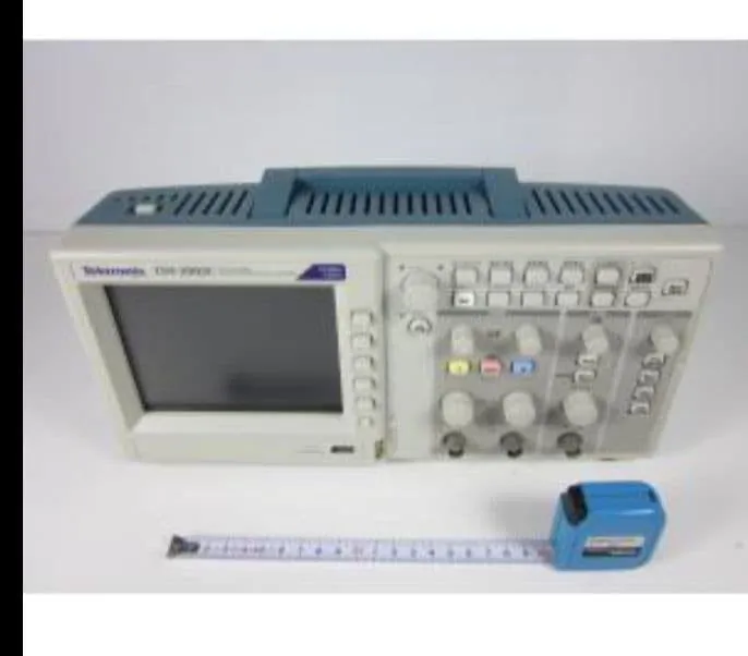 Осциллограф Tektronix TDS2002C Digital Storage Oscilloscope 70MHz 1GS/s 2CH