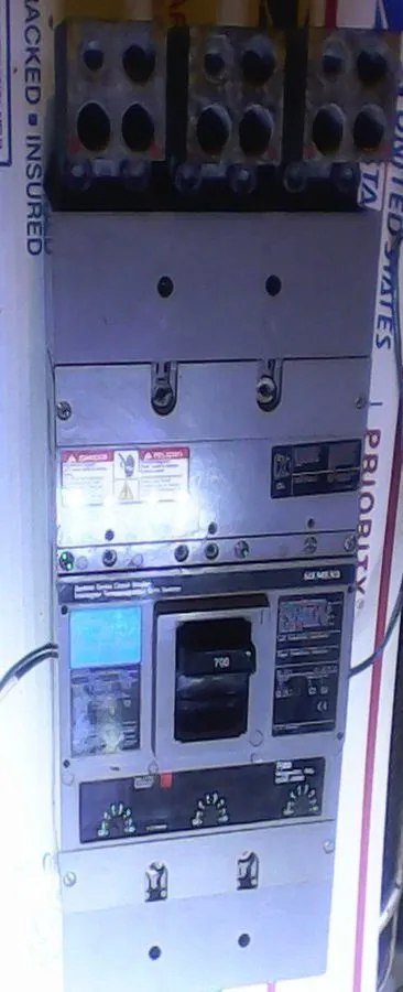Автоматический выключатель SIEMENS SENTRON SERIES 800 AMP CIRCUIT BREAKER 600 VA