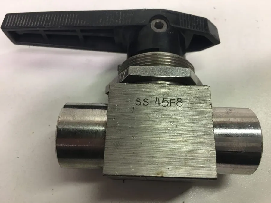Клапан Whitey SS-45F8 Stainless Steel Ball Valve 1/2" NPT 2500 PSI
