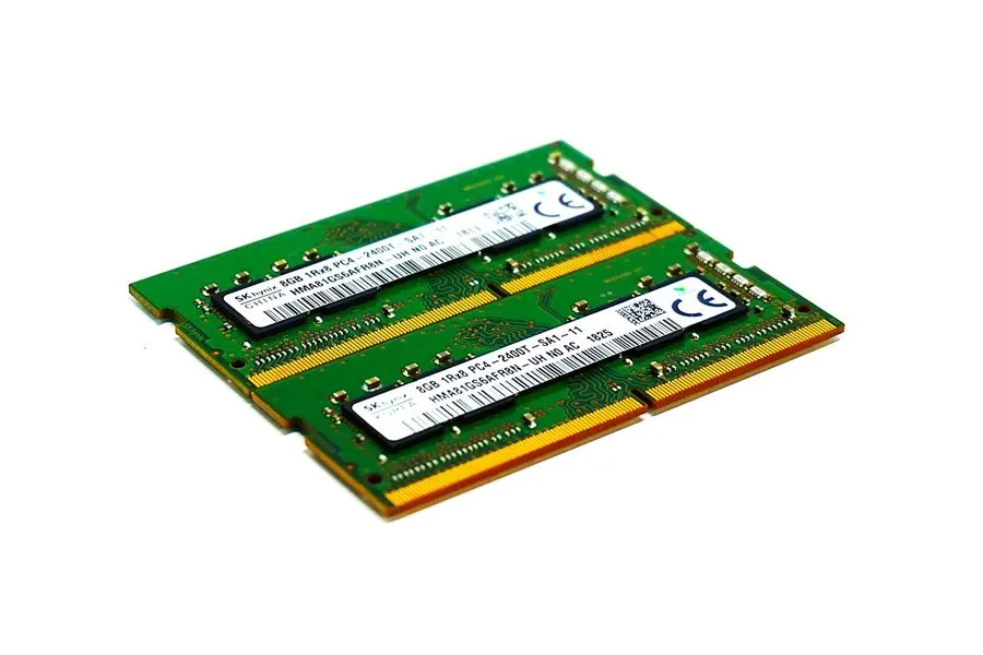 Модуль памяти SK hynix 8GB DDR4 PC4-2400 1Rx8 Desktop RAM 288Pin UDIMM HMA81GS6A