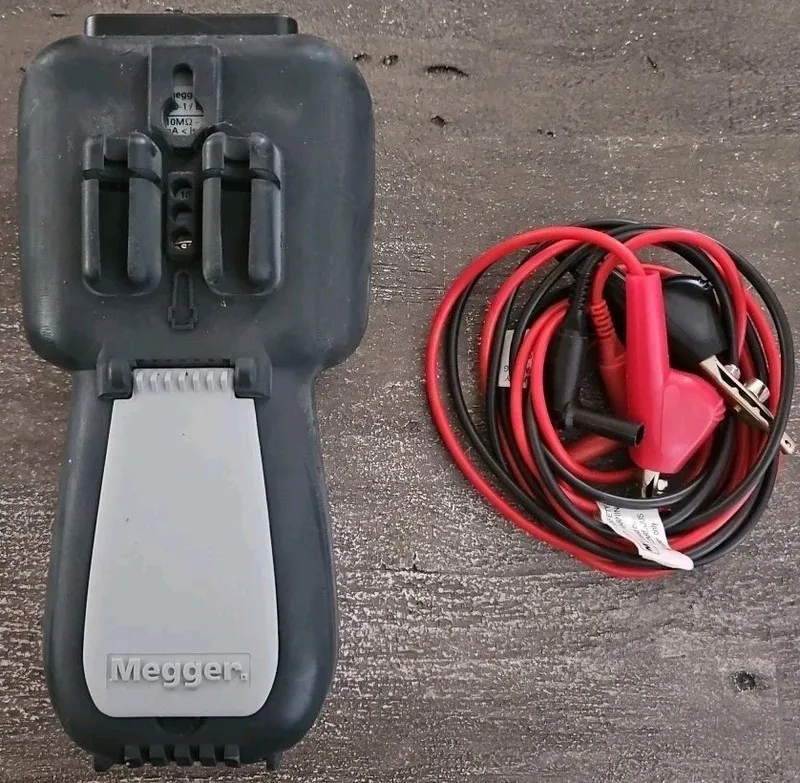 Тестер Megger MIT410-TC Insulation Tester With Test Leads