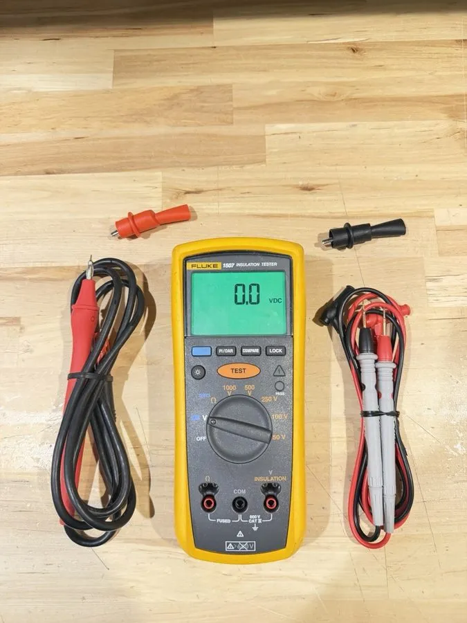 Тестер Fluke 1507 Insulation Resistance Tester Megohmmeter
