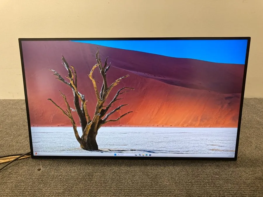 Монитор Dell UltraSharp U2723QE 27" 4K UHD LED Monitor (LINE ON SCREEN)