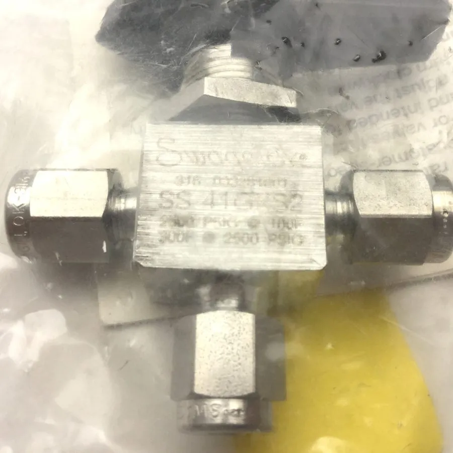 Клапан Swagelok SS-41GXS2 Three way ball valve 1/8 shipping