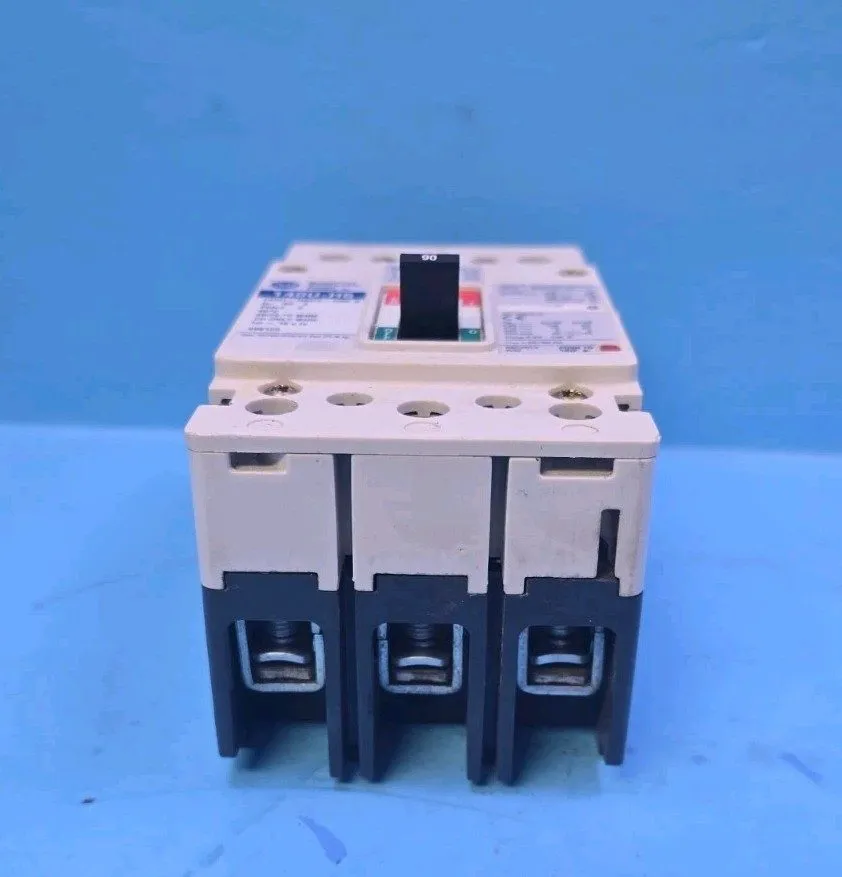 Автоматический выключатель Allen Bradley 140U-H6C3-C90 B 90A 480V 3Pole Circuit  — фото лота 2