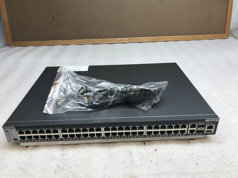 Оптический модуль NETGEAR ProSAFE GSM4352S M4300-52G L3 48-port Standard Version