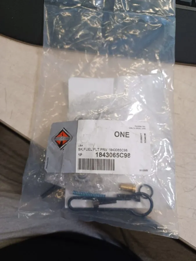 Клапан International Ford Fuel Pressure Regulator Repair Kit Valve 1843065C98