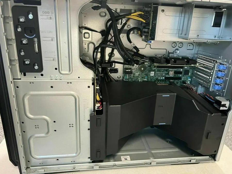 Сервер Dell Poweredge T340 Xeon E-2288G, 64GB RAM, 2x 200GB SSD, 2x3TB SAS H330