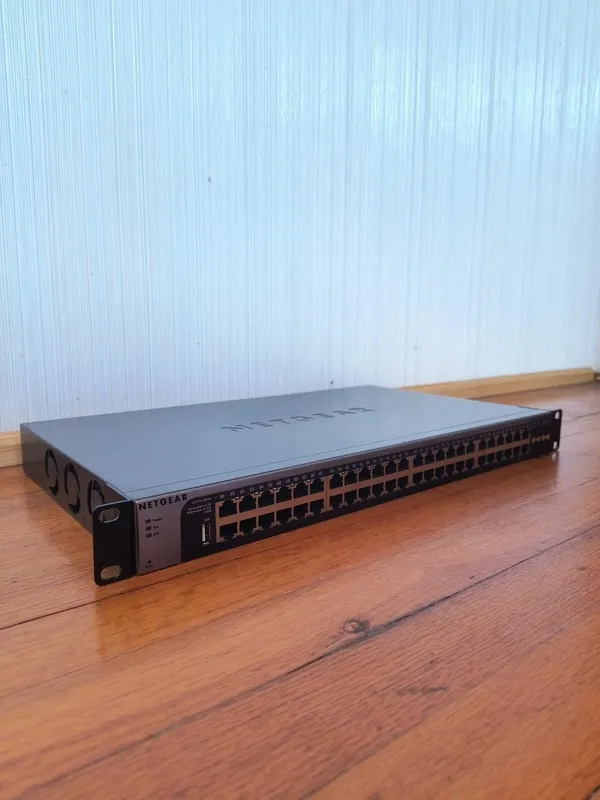 Коммутатор NETGEAR ProSafe GSM7248 48-Port Gigabit Managed Rackmount Switch SFP