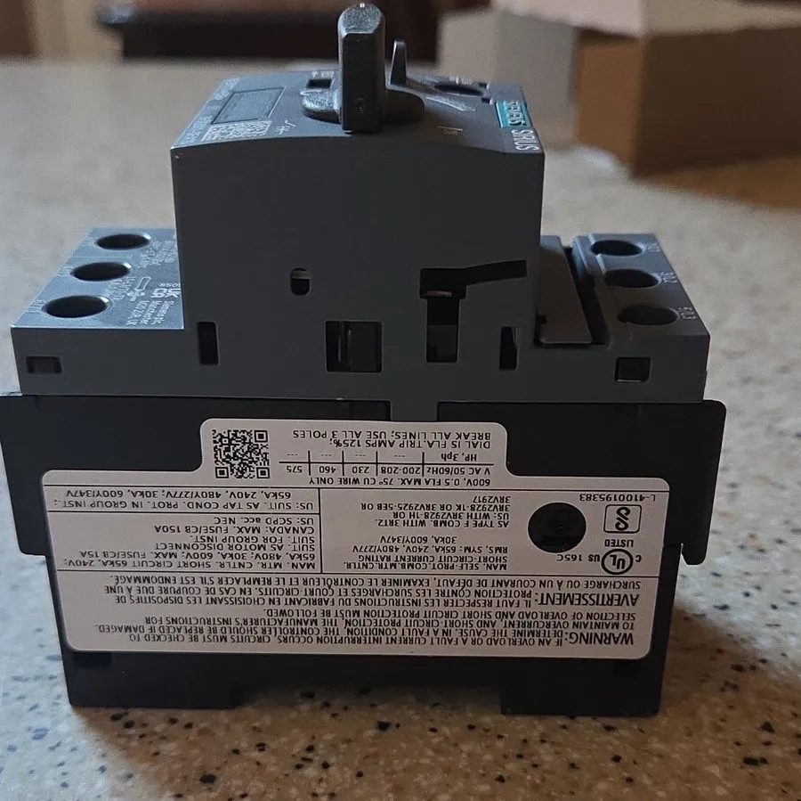 Автоматический выключатель Siemens 3RV2011-0FA10 SIRIUS Motor Protection Circuit — фото лота 1
