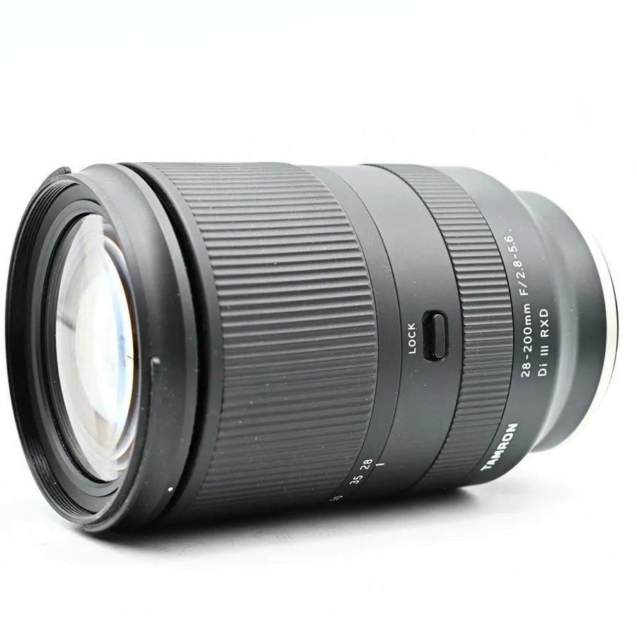 Объектив Tamron 28-200mm f/2.8-5.6 Di III RXD Lens Advanced Bundle + 1 Yr