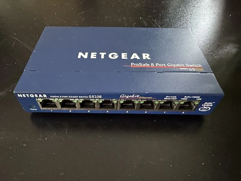 Коммутатор NETGEAR GS108 ProSafe (GS108-400NAS) 8 Port Standalone Gigabit Ethern