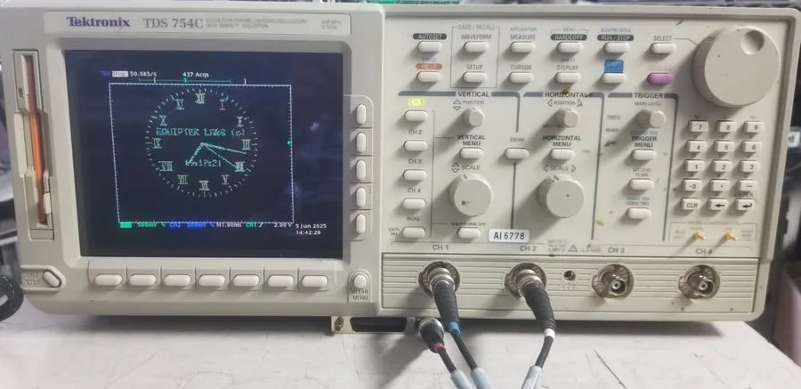 Осциллограф Tektronix TDS754C 500 MHz DSO EXCELLENT! 2 GS/s 4 ch. PROBES INCLUDE