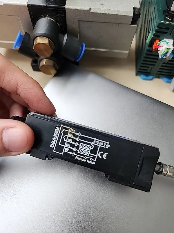 Фотоэлектрический датчик R55FVBQ Banner DEMO Color Mark Fiber Amplifier Photoele — фото лота 2