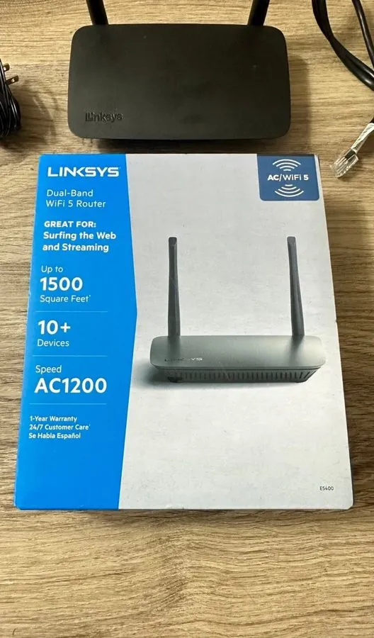 Маршрутизатор Linksys AC1200 Dual-Band WiFi 5 Router Model E5600