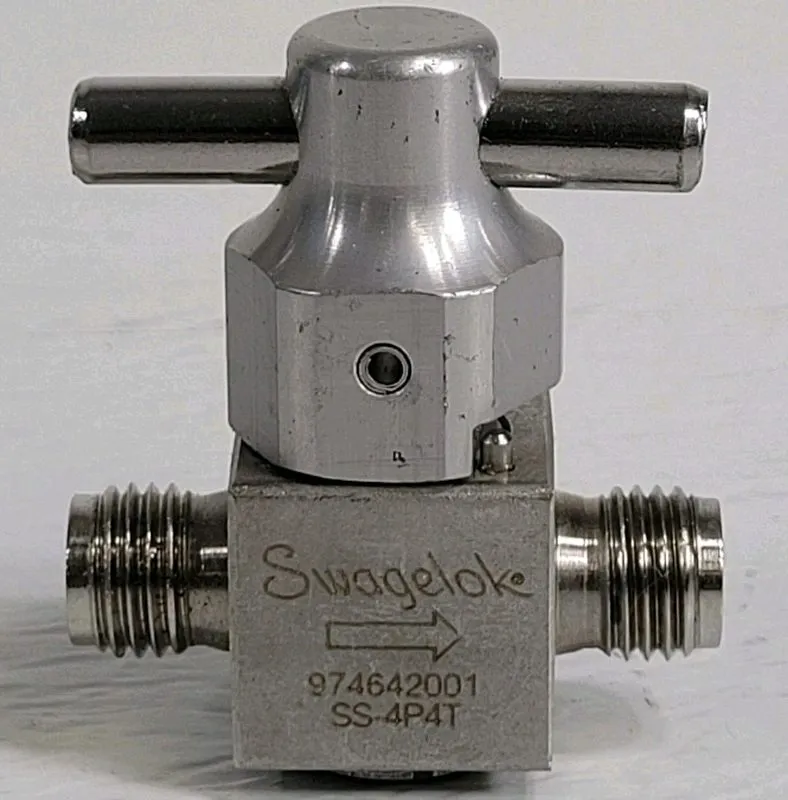 Клапан SWAGELOK SS-4P4T QUARTER TURN PLUG VALVE 1/4" TUBE OD 316SS