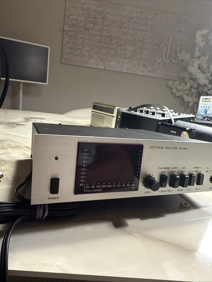Анализатор спектра Spectrum Analyzer Sa-808 From Japan — фото лота 1