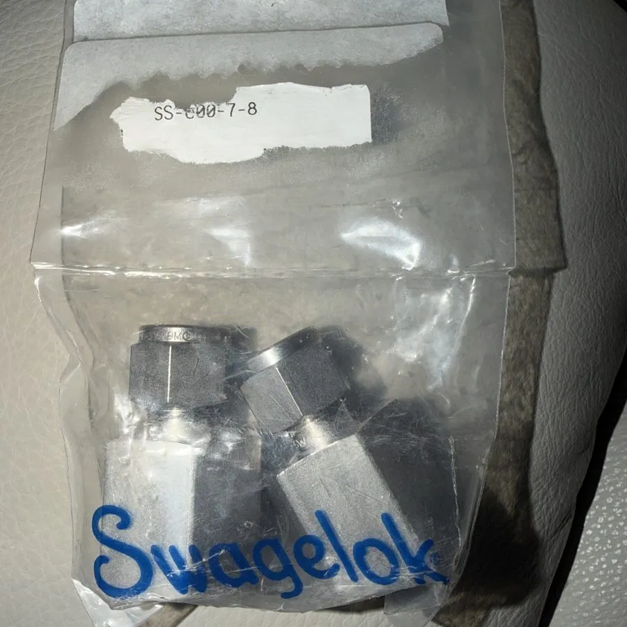 Фитинг Swagelok SS-600-7-8 Stainless Fitting, 3/8" Tube x 1/2" Female NPT