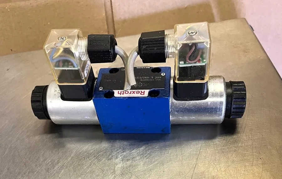 Пневмораспределитель Rexroth R900567095 Directional Control Valve 4WE6E73-62/EG2