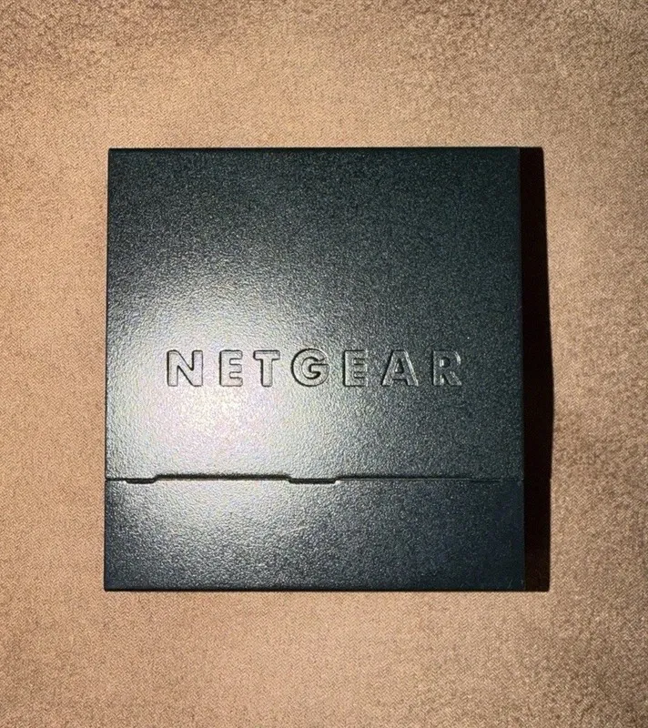 Коммутатор NETGEAR GS305v3 5 Port Gigabit Ethernet Unmanaged Switch