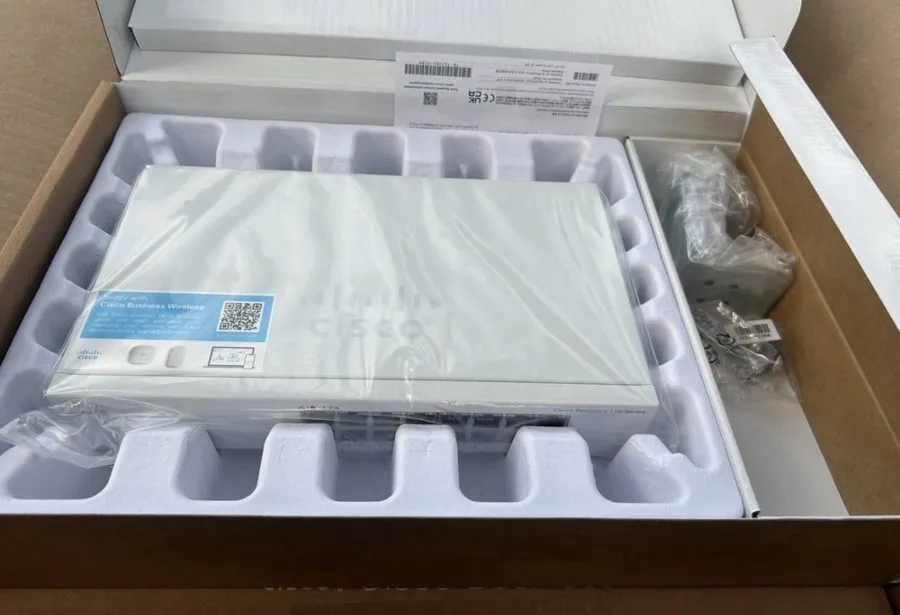 Коммутатор Cisco CBS110-16T-NA Business Unmanaged Switch 16-Port Gigabit — фото лота 1