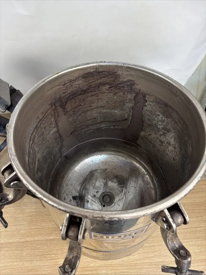 Мешалка Binks 5 Gallon Pressure Pot With Agitator And Single Regulator 1416-689 — фото лота 1
