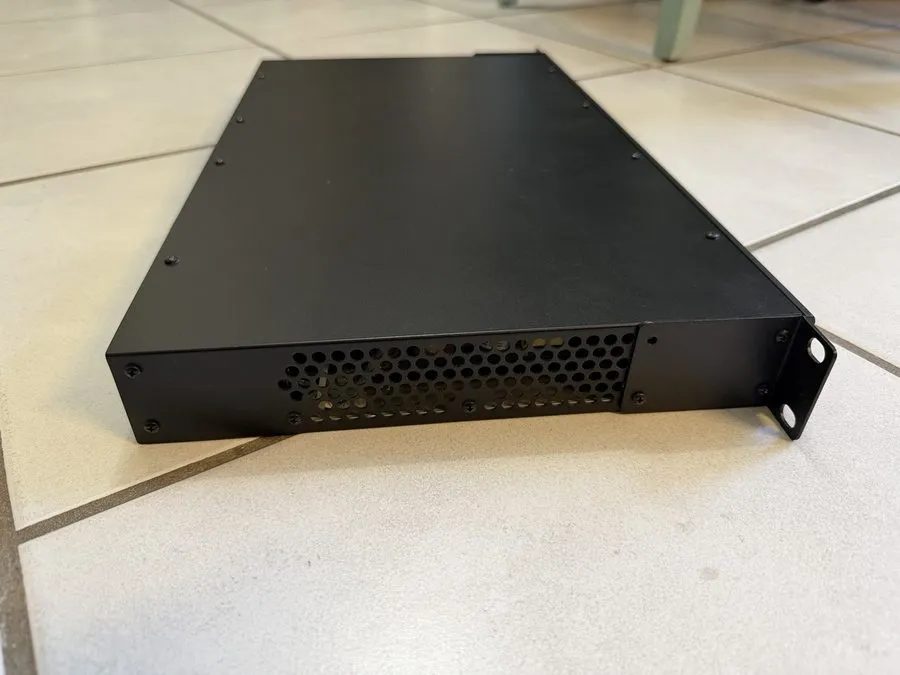 Видеокоммутатор Crestron DM-MD8X1-4K-C 4K Scaling Auto-Switcher Media Distributi — фото лота 1