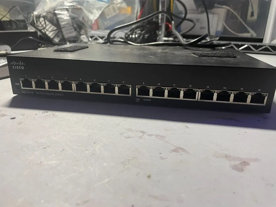 Коммутатор Cisco Small Business SG110-16 16-Port Gigabit Desktop Switch Excellen