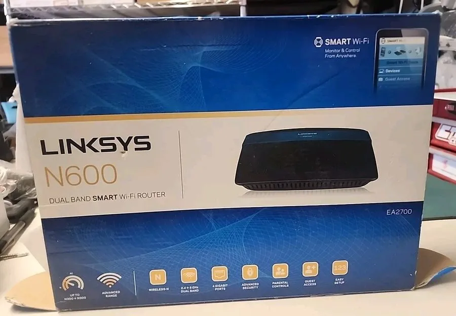 Маршрутизатор Cisco Linksys EA2700 300 Mbps 4-Port Gigabit Wireless N Router