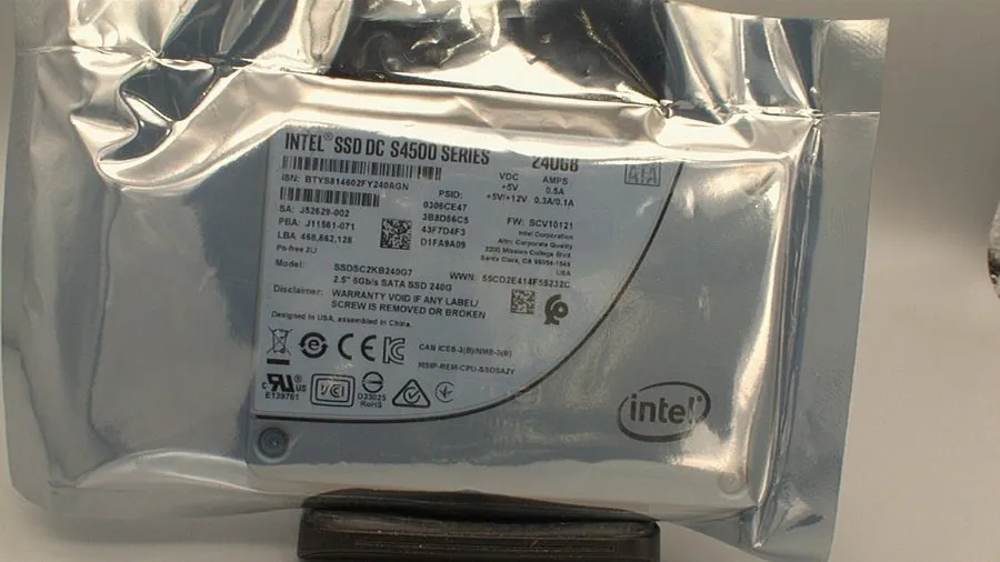SSD-накопитель Intel DC S4500 Series 240GB SSD 2.5inch SATA III Solid State Driv