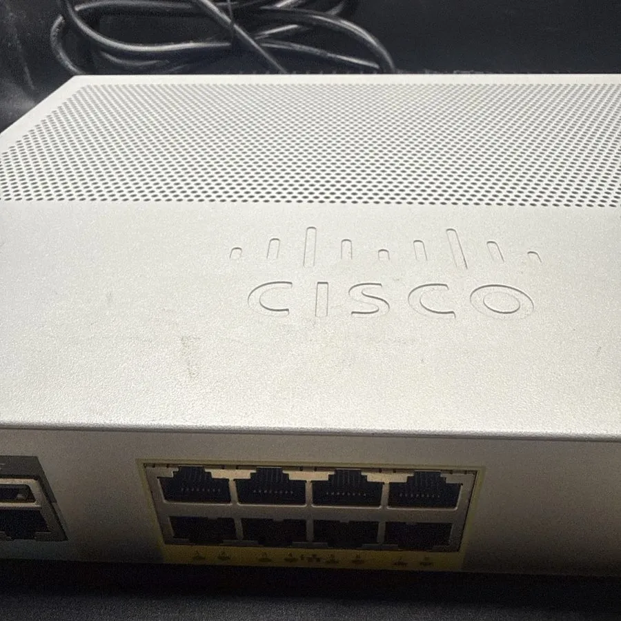 Коммутатор Cisco WS-C2960L-8PS-LL 8-Port Small 1U Managed Gigabit PoE Network Sw — фото лота 1