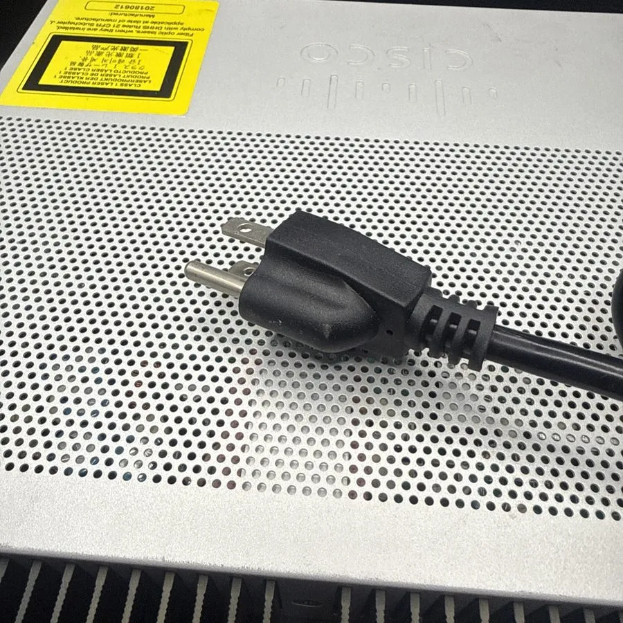 Коммутатор Cisco WS-C2960L-8PS-LL 8-Port Small 1U Managed Gigabit PoE Network Sw — фото лота 2