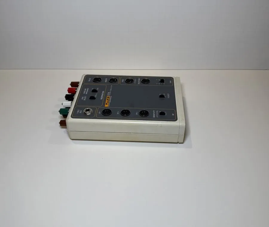 Тестер Dynatech Nevada Fluke 217A Patient Simulator EKG ECG IBP