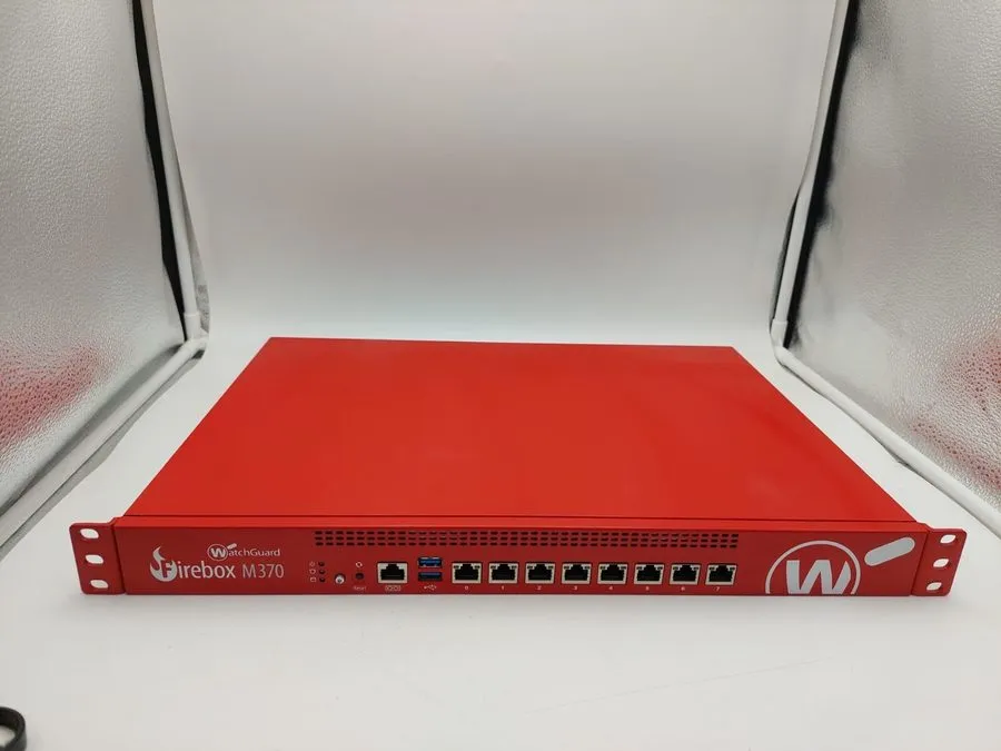 Межсетевой экран WatchGuard Firebox M370 WL6AE8 8-Port Network Security Applianc