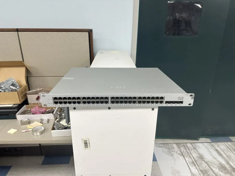 Коммутатор Cisco MS220-48-HW Meraki MS220 48 10/100/1000 + 4 SFP