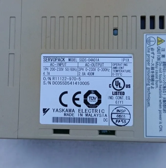 Сервопривод YASKAWA SGDS-04A01A SERVOPACK DRIVE 3PH 0-230V 0-300Hz 2.8A 400W — фото лота 2