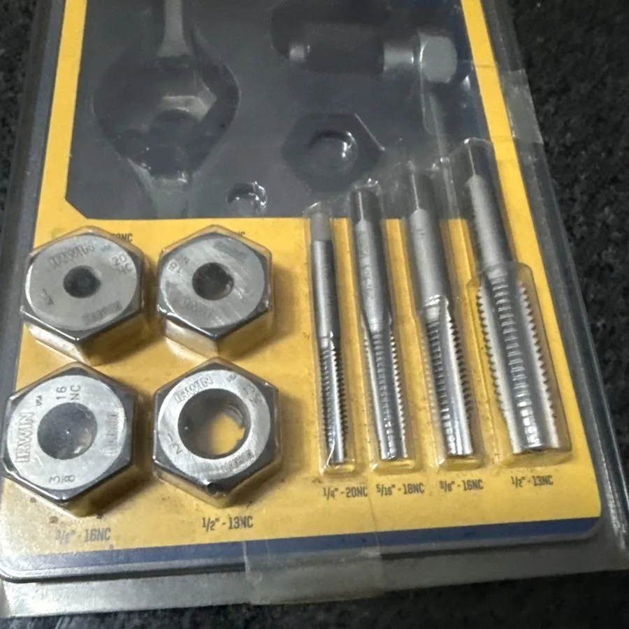 Режущий инструмент Irwin Hanson 1765542 Self-Aligning Tap and Die Set — фото лота 2