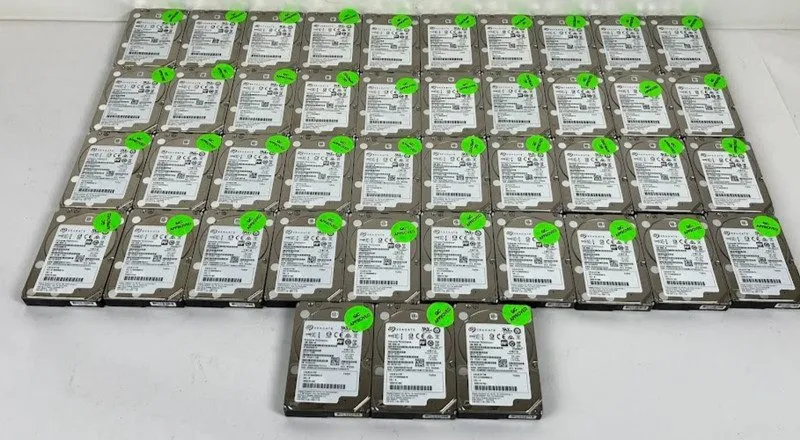 Жёсткий диск Seagate ST900MM0018 900GB 10K 2.5" 12Gb/s SAS HDD 1FE201-040 — фото лота 1