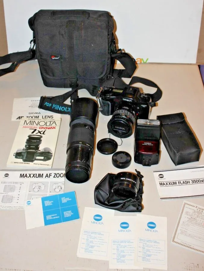 Объектив MINOLTA Maxxum 7xi LOT 28-80 MINOLTA LENS, 75-300 SIGMA LENS, 3500XI FL