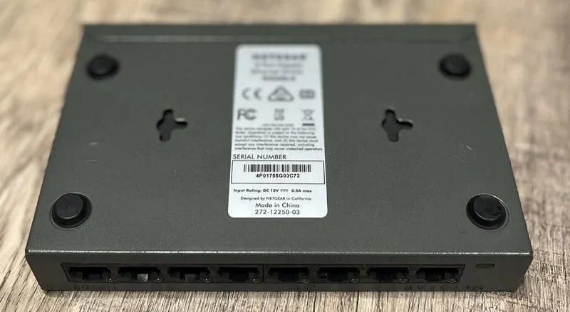 Коммутатор NETGEAR GS308 8-Port Gigabit Ethernet Unmanaged Switch Desktop Wall M