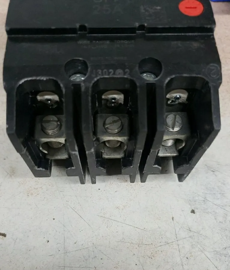 Автоматический выключатель GENERAL ELECTRIC TEY360 TEY 3 POLE 60 AMP 480v CIRCUI