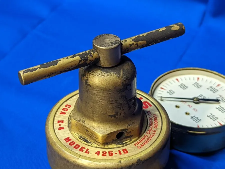 Трубопроводная арматура Radnor HARRIS 425-15 Harris 425 Gas Regulator Pre Owned