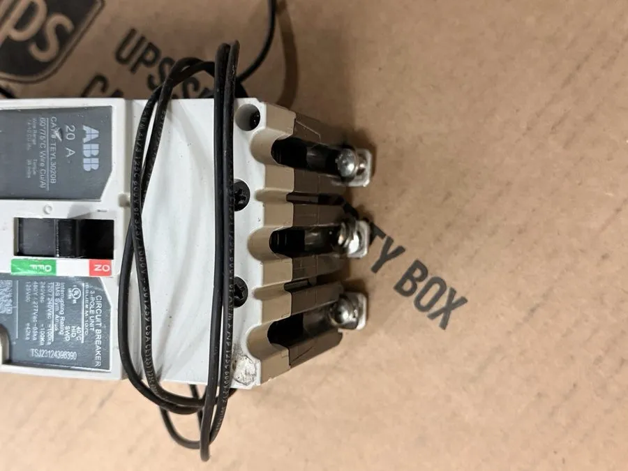 Автоматический выключатель GE TEYL3020B Molded Case Circuit Breaker 20A, 3-Phase