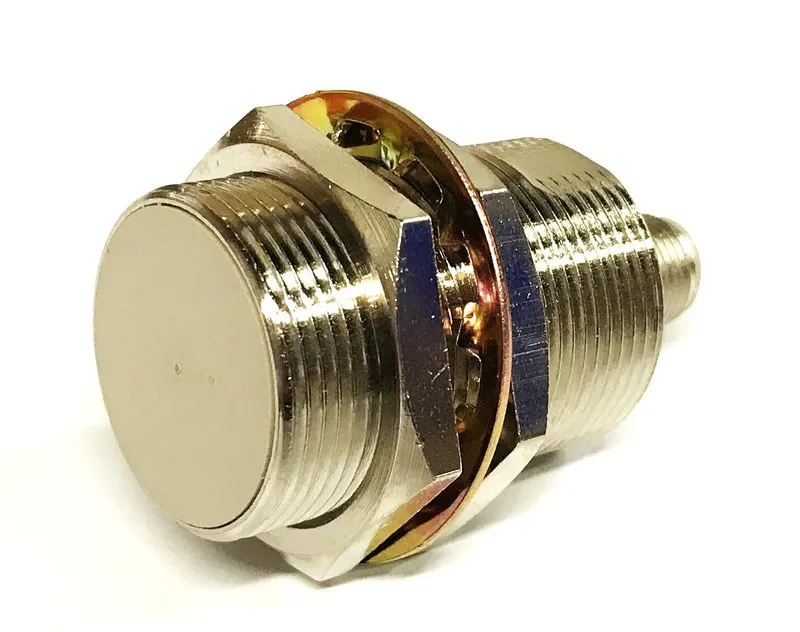 Датчик приближения Omron Proximity Sensor E2E-X10Y1-M1